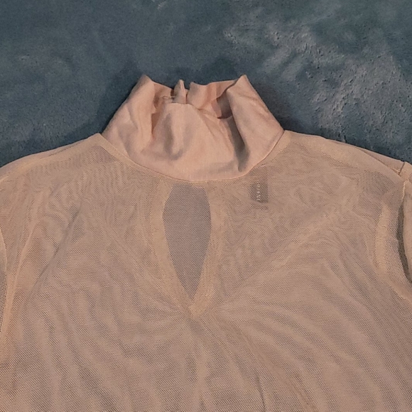 Sheer bodysuit snap closure cream color - Picture 2 of 6